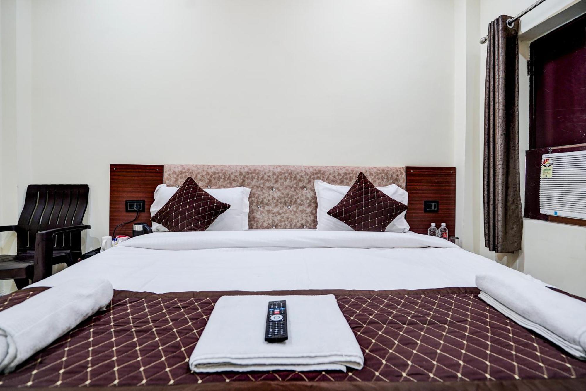 Hotel Vibe Blu- Varanasi Exterior foto