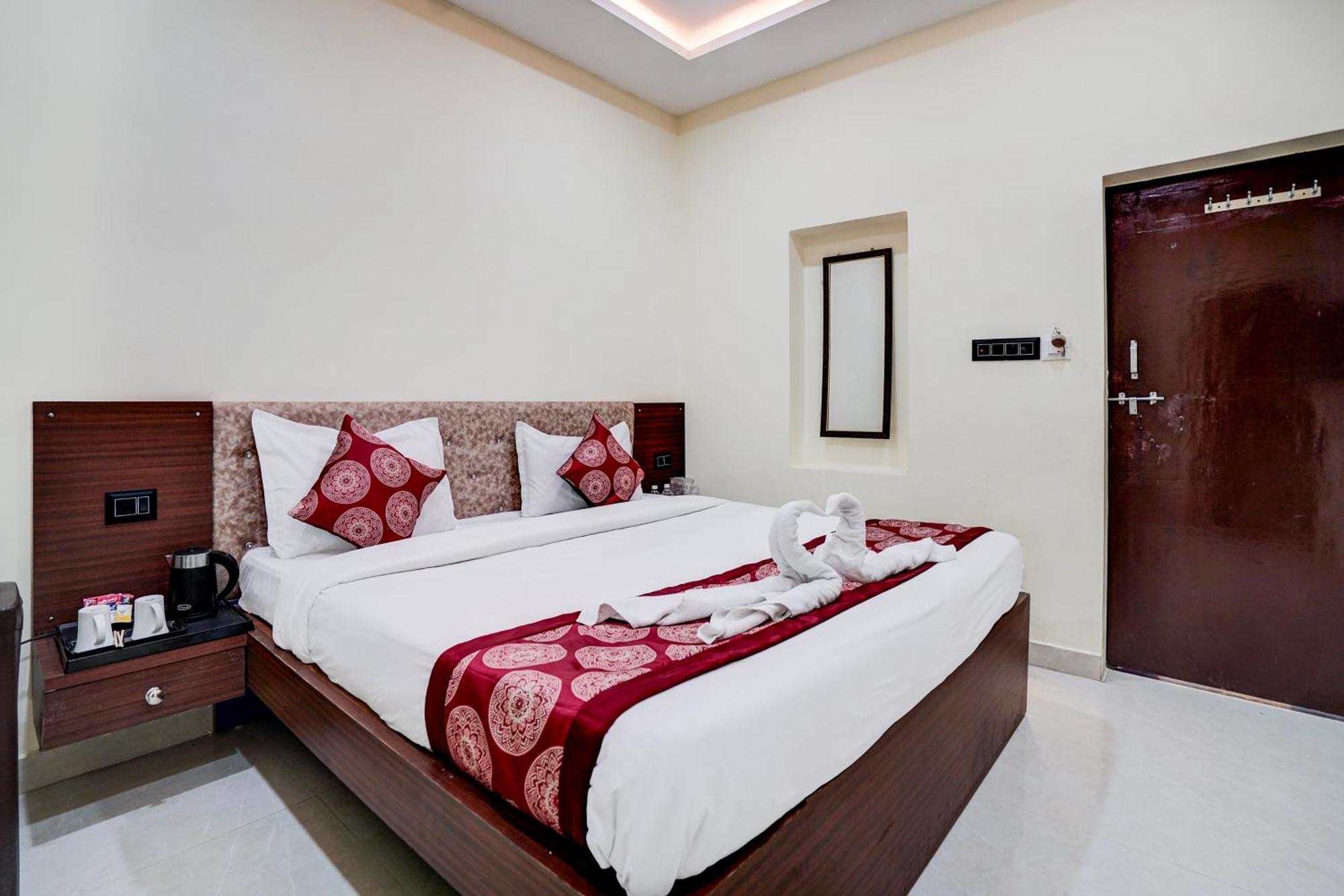 Hotel Vibe Blu- Varanasi Exterior foto